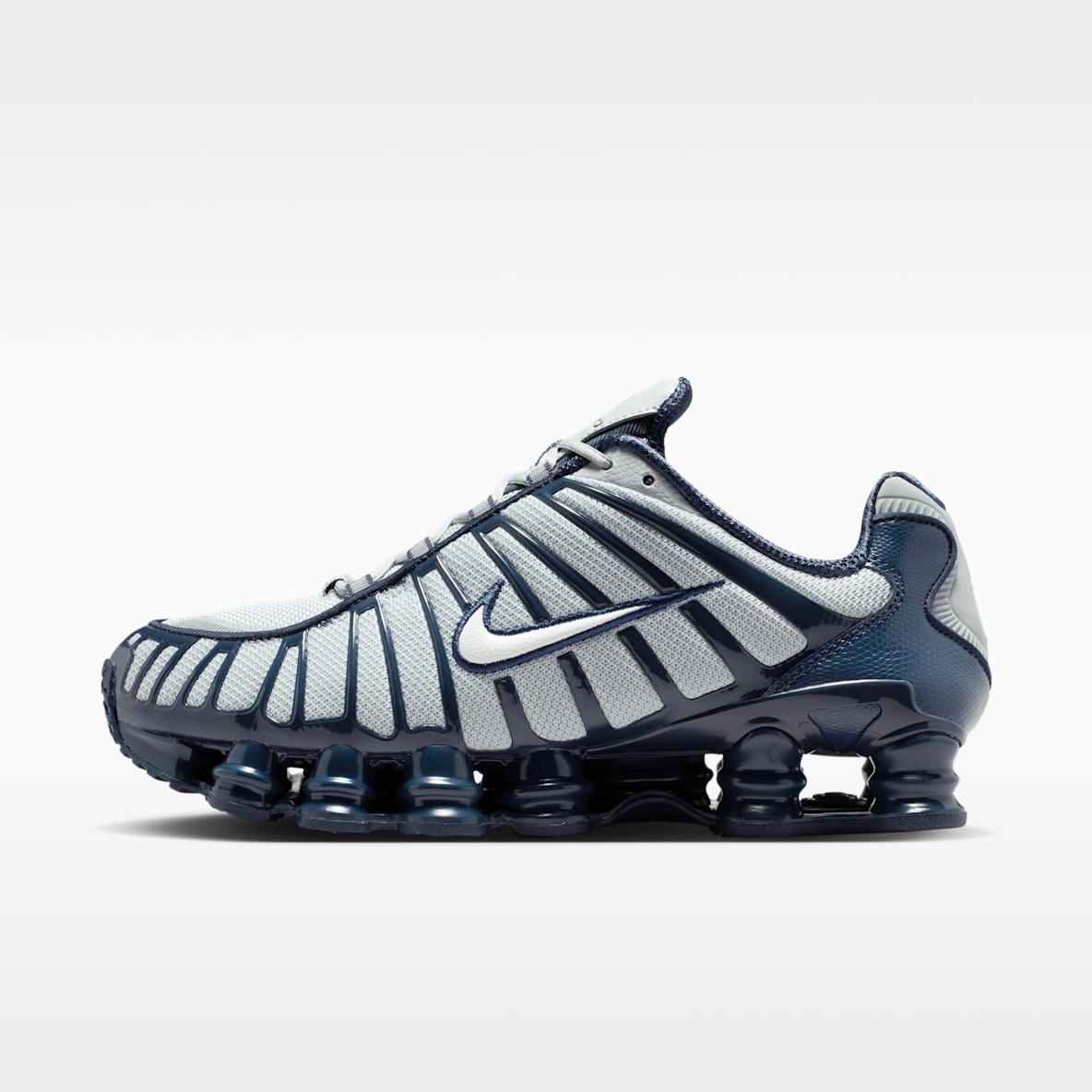 Regular Nike Shox. Nike RO